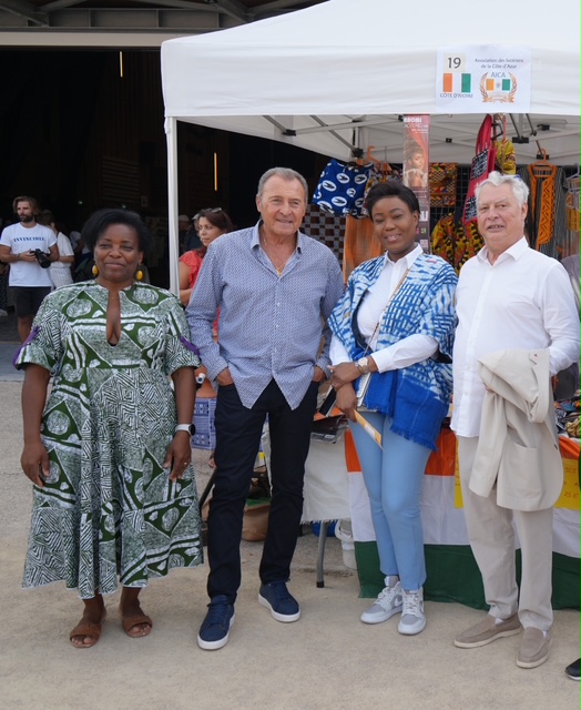 M. le Maire et participantes de la communauté Ivoirienne aux journées Africaines de Villeneuve-Loubet
